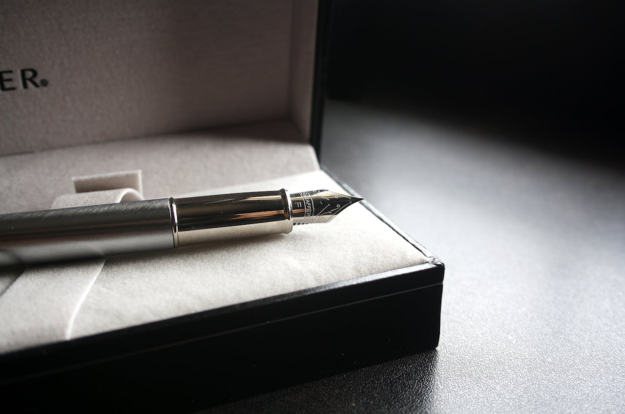 Close-up of a luxury fountain pen in a velvet-lined box, perfect for gifting.